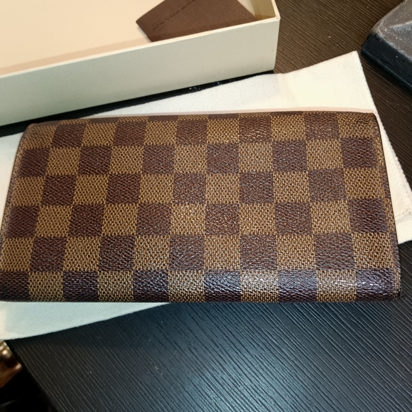 Louis Vuitton Sarah Wallet - Picture 2 of 8